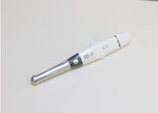 小型カメラです。口腔内を撮影・拡大して患者さまご自身でも把握することができます