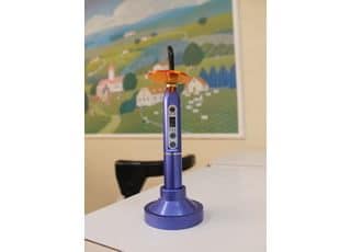 硬化ライトです。