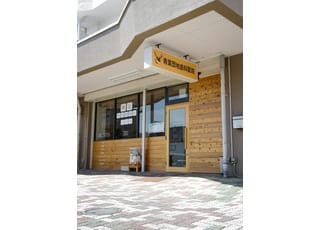 木目が美しい外観です。