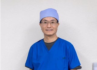 覚本歯科医院 覚本　嘉美 院長 歯科医師 男性