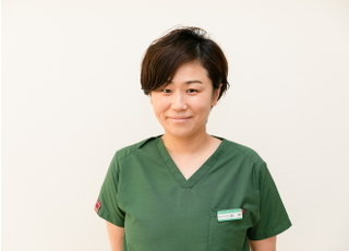 マハロ．デンタルクリニック 鶴野　由布子 院長 歯科医師 女性