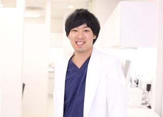 千賀デンタルクリニック　新宿駅東口医院 千賀　誓人 理事長 歯科医師 男性