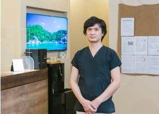 日本大通マリブ歯科・矯正歯科 石井　秀典 院長 歯科医師 男性
