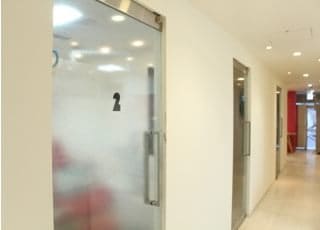 個室の診療室になっています。