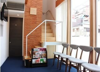 2階の診療室へ続く廊下です。