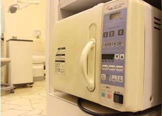 使用した器具は滅菌作業を行います