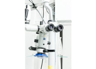 精密な治療が行えるマイクロスコープです。