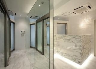 清潔感にあふれ、「歯科医院らしくない」当院で健康なお口を手に入れましょう。