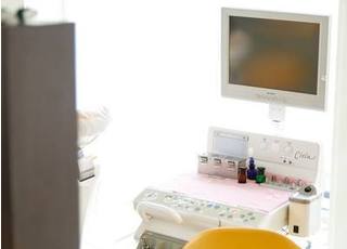 モニター画面を使い、患者さまに分かりやすい説明をしております。