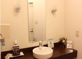 待合室からは見えないので気軽にご利用ください。