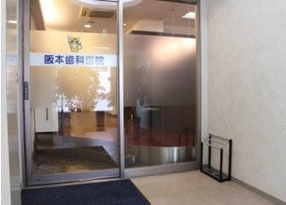 入口は自動ドアになっております。