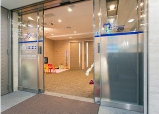 入り口はこちらです。