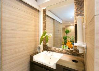 洗面台です。治療後のお口元のお直しにご利用ください。