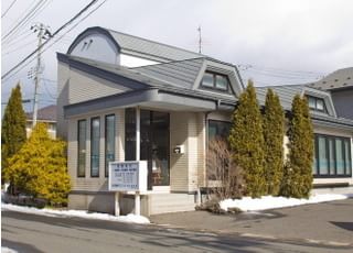 医院前に駐車場をご用意しています。