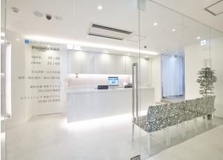 当院は白を基調に、明るく開放的になっております。