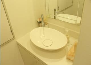 診療前のブラッシングや、治療後の化粧直しにお使いください。