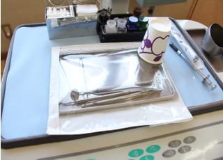 使用する器具はパックに入れて保管しております。