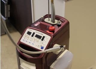 歯科用レーザー治療器を活用して、治療を行うこともございます。