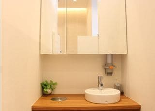 ブラッシングスペースもありますので、お時間がなくブラッシングができなかった方はこちらをご利用ください。