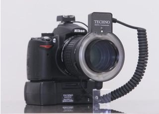 口腔内カメラを用いてお口の中を見ていただきます