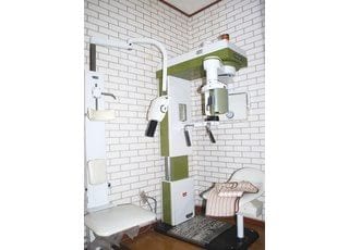 レントゲン検査により、歯の状態を確認します。