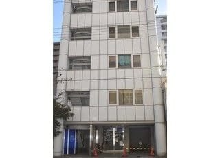 当院は奥平ビルの3階にございます。内科や整形外科のどが近くにございます。