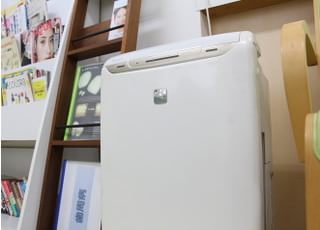 空気清浄器を設置して、院内を清潔に保っています