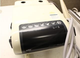 クリーニングを行う際に、超音波スケーラーを用いることもあります。