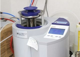 使用した器具は滅菌処理をおこないます。