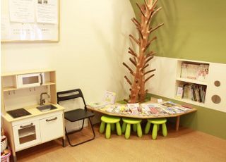 お子さま専用フロアの待合室です。