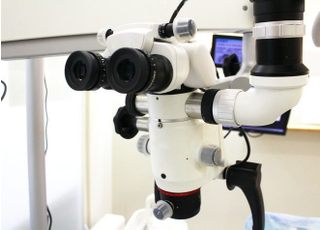 マイクロスコープを用いての治療もおこなっております。