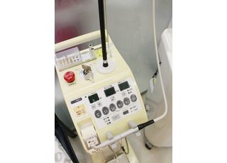 レーザー機器です。傷や炎症を早く治すことが可能です。