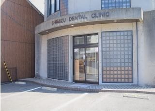 駐車場は隣接しております。