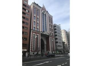 慶応大学東門のはす向かいに、あります。