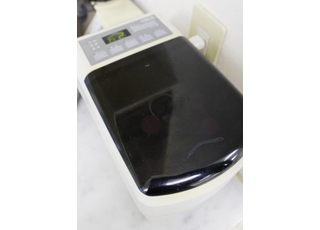 寒天印象剤を温める機器です。