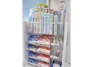 歯間ブラシや歯ブラシなど患者さまに合わせたものをお選びします。