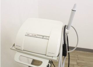 超音波スケーラーです。歯周治療、メインテナンス等に用います。