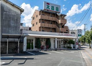 医院前にある駐車場をご利用ください。