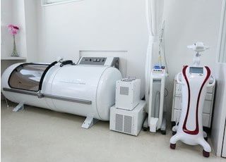 当院は酸素カプセルも設置しております。ご興味がございましたらスタッフまでお声掛けください。