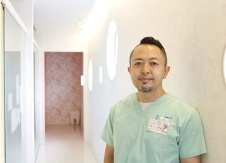 ケンタデンタルクリニック 鴨川　健太郎 院長 歯科医師 男性