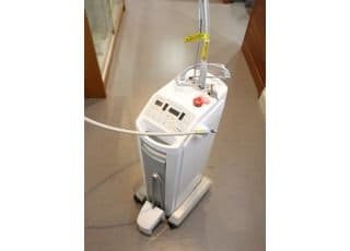 レーザー治療機器になります。