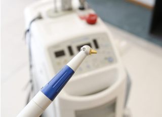 歯科用レーザー