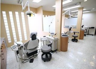 パーテーションとすりガラスで区切ってありますので、プライバシーを守ります。