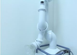 口腔外バキュームによって院内の粉塵などを吸引し、院内を清潔に保ちます。