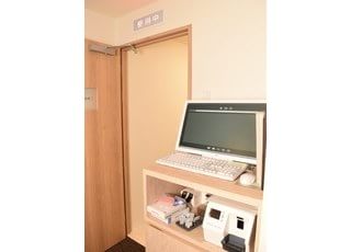 検査時にはお口の状態をしっかりと確認した上で治療に進みます。