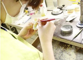 技工室で丁寧に作成しています。