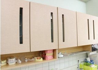 消毒した器具は専用のキャビネットで保管しております。