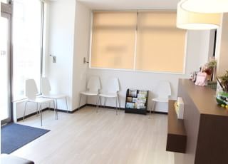 広々とした待合室です