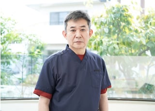 粟田歯科医院 粟田　隆史 院長 歯科医師 男性