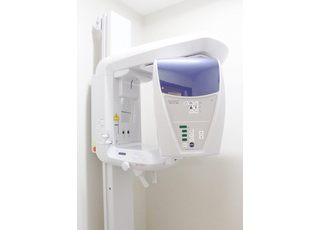 歯科用CTを設置しています。CTではレントゲンでは撮影できなかった3次元の立体画像を撮影することができます。